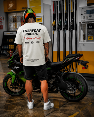 Everyday Racer front - Men's Oversize T-Shirt - White Colour